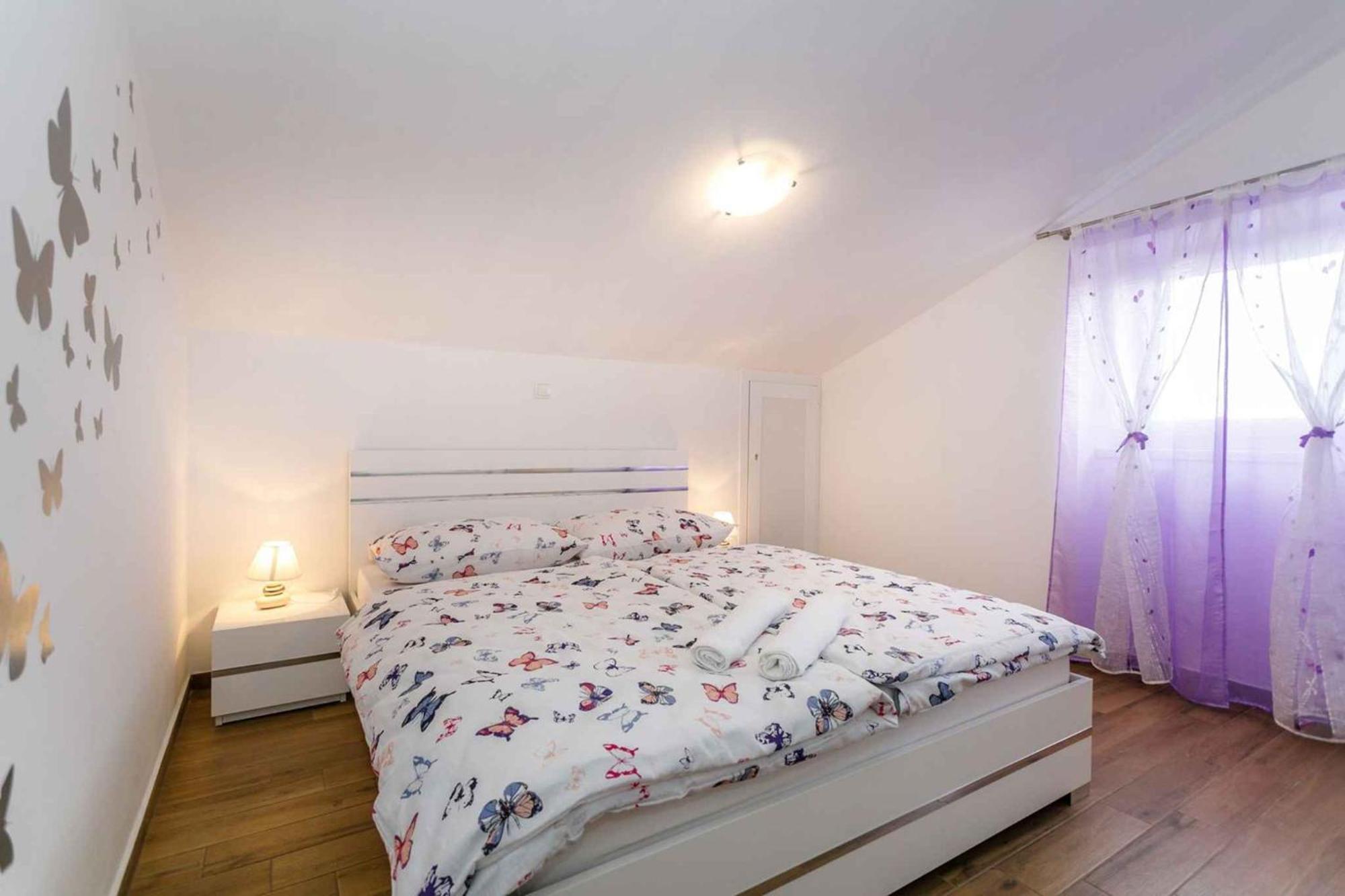 Apartment In Malinska/Insel Krk 38057 Eksteriør bilde